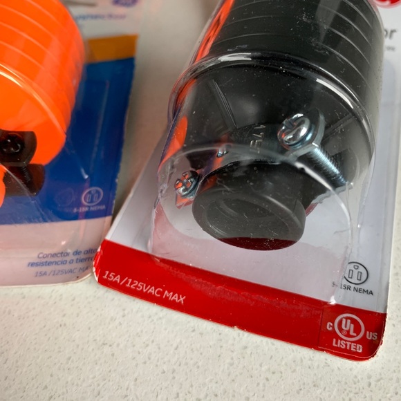 Qty (4) GE Heavy Duty Grounded NEMA 5-15R Receptacle Connector For 3-Prong Plugs - Picture 5 of 5